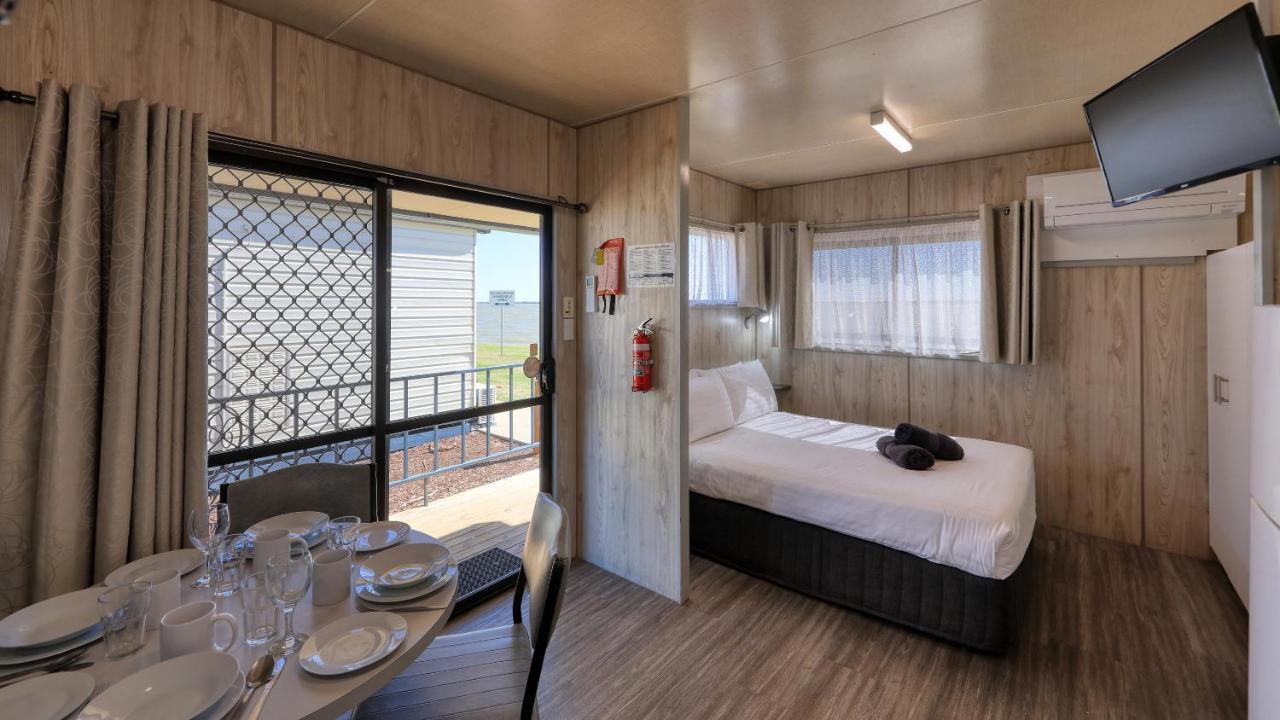 Lake Boga Caravan Park Екстериор снимка