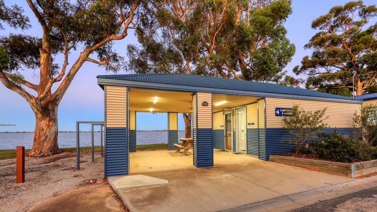 Lake Boga Caravan Park Екстериор снимка