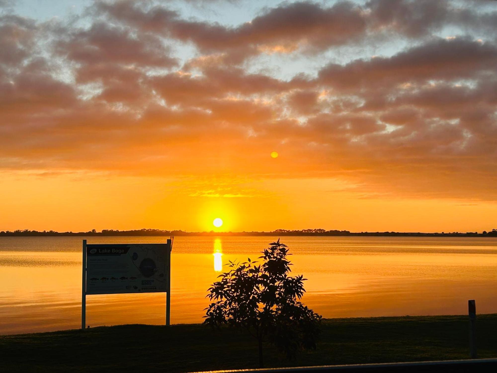 Lake Boga Caravan Park Екстериор снимка