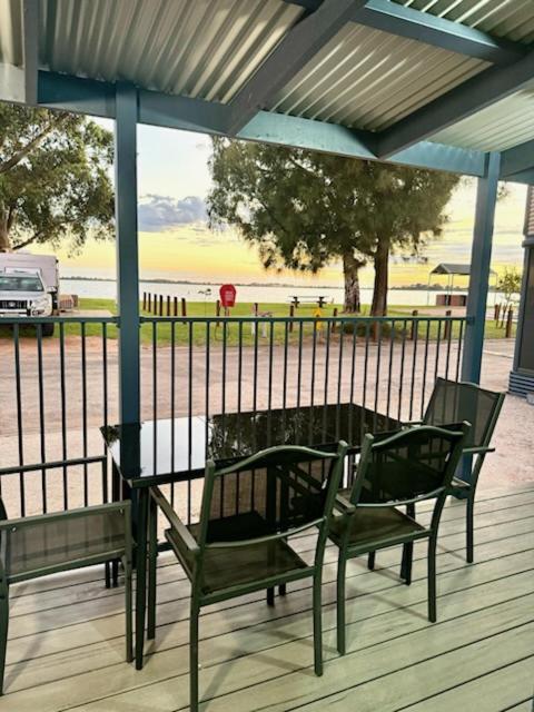 Lake Boga Caravan Park Екстериор снимка