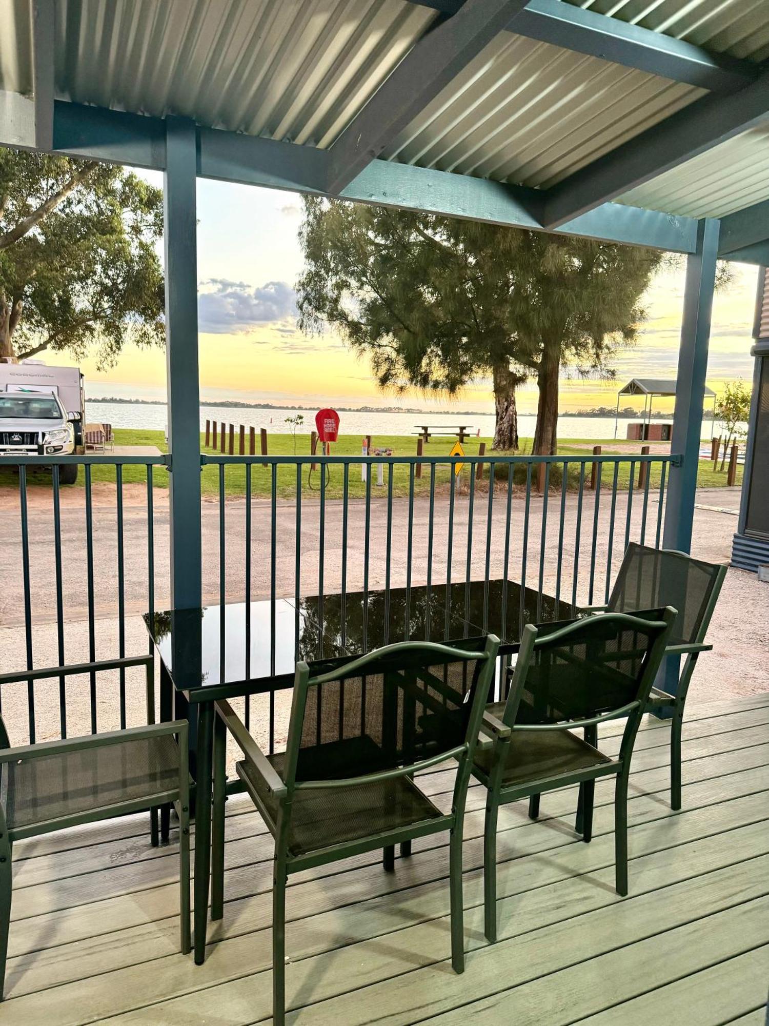 Lake Boga Caravan Park Екстериор снимка